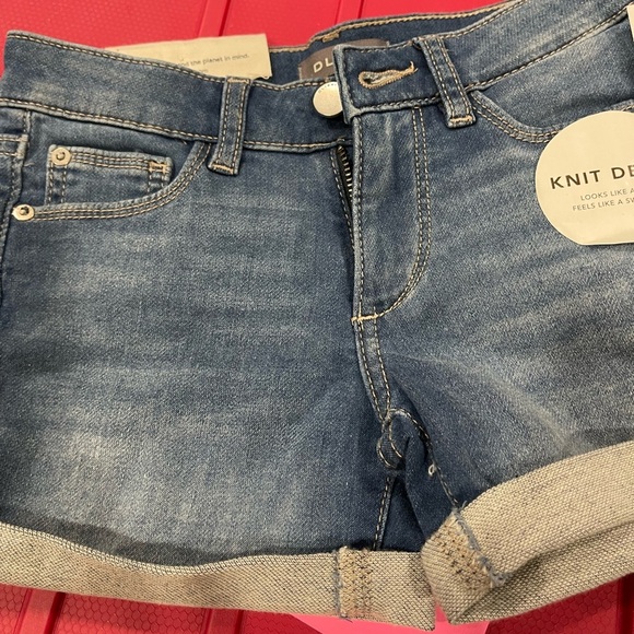 Girls denim shorts size 7 NWT - Picture 1 of 6